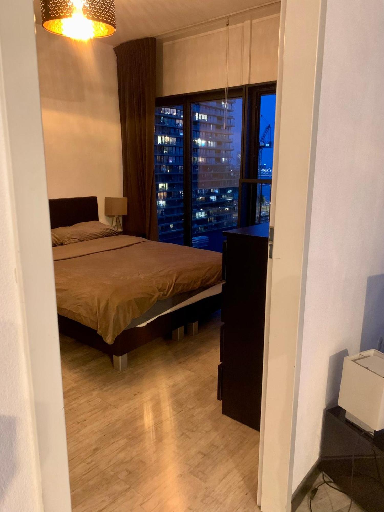 ロッテルダムBeautiful Apt Free Parkingアパートメント エクステリア 写真